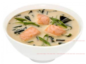 Сливочный мисо-суп с лососем